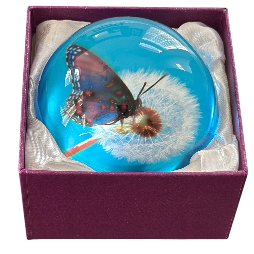 H&D Crystal Glass Dome Butterfly Paperweight
